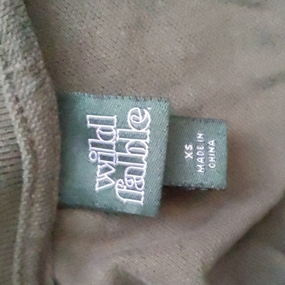 Crop Polo Shirts - Picture 4 of 4